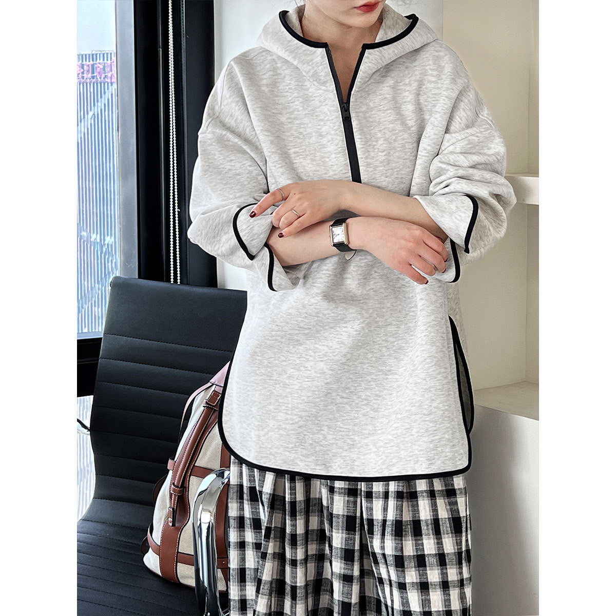 Contrast Color Binding Hooded Sweater Early Spring Korean Design Half Zipper Top