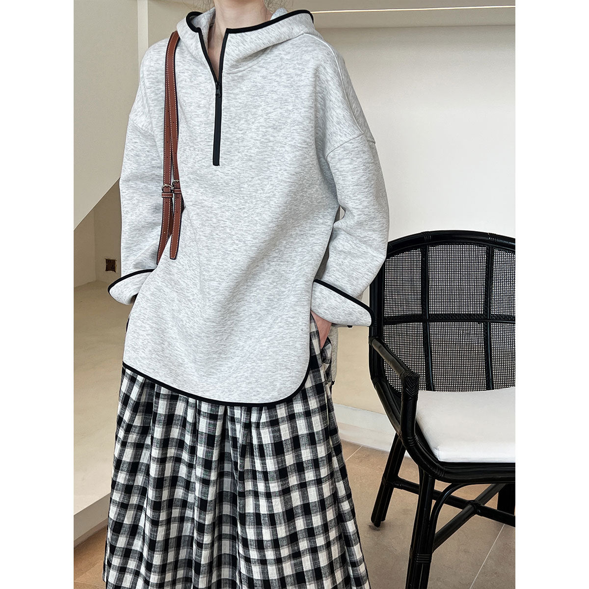 Contrast Color Binding Hooded Sweater Early Spring Korean Design Half Zipper Top