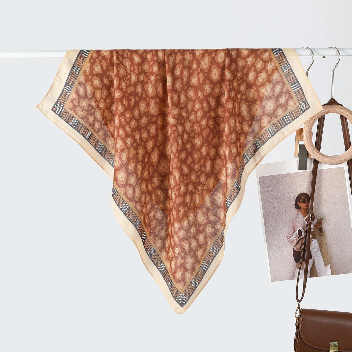 Women Silk Scarf High Grade Velvet Simple Triangular Binder Decoration Small Scarf Live Broadcast One Size Fuzzy Leopard Print-Velvet