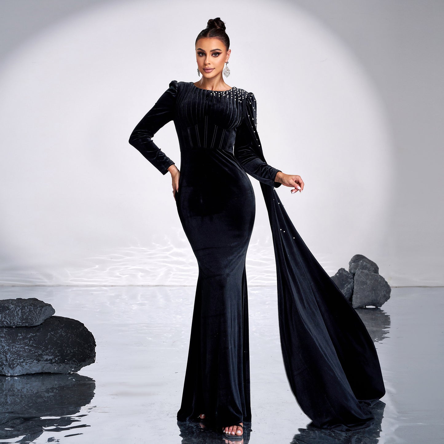 Crew Neck Long Sleeved Long Rhinestone Cocktail Hip Wrapped Evening Dress Bridesmaid Dress Women